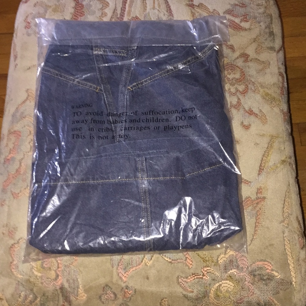 Jean skort with side and back pockets